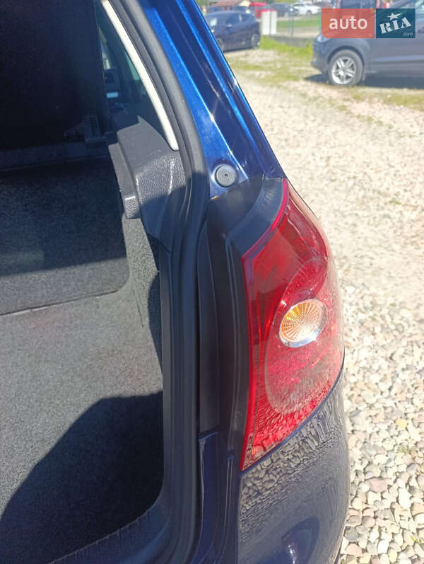 Хетчбек Volkswagen Golf 2009 в Сумах