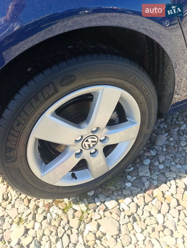 Хетчбек Volkswagen Golf 2009 в Сумах