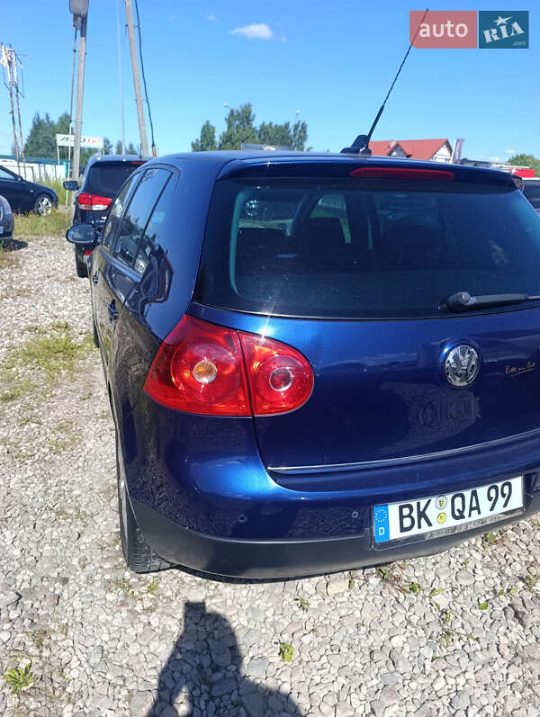 Хетчбек Volkswagen Golf 2009 в Сумах