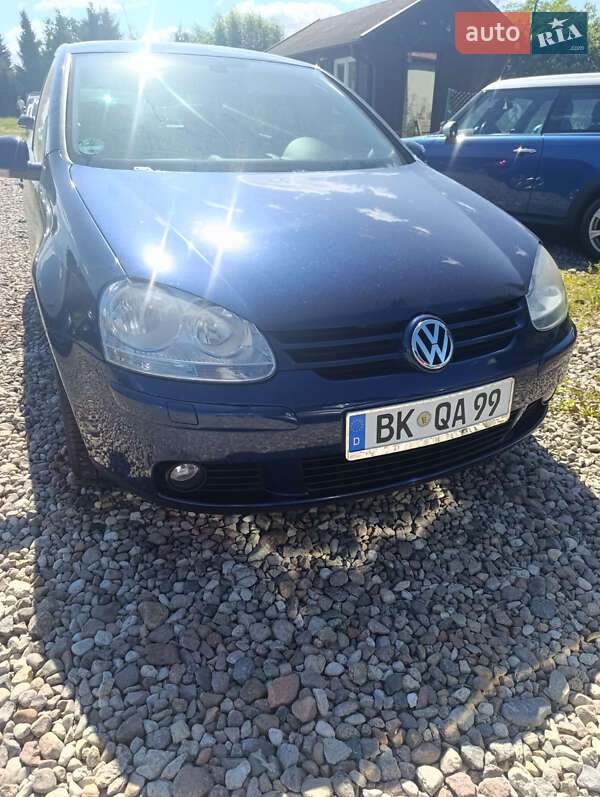 Хетчбек Volkswagen Golf 2009 в Сумах