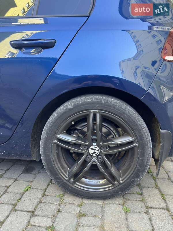 Хетчбек Volkswagen Golf 2011 в Івано-Франківську