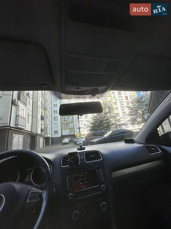Хетчбек Volkswagen Golf 2011 в Івано-Франківську