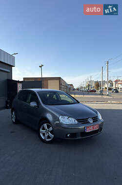 Хэтчбек Volkswagen Golf 2009 в 