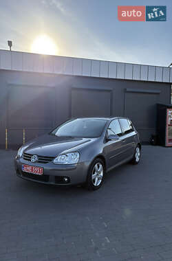 Хэтчбек Volkswagen Golf 2009 в 