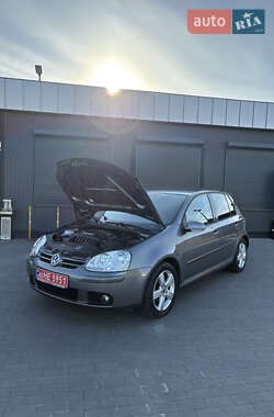 Хэтчбек Volkswagen Golf 2009 в 