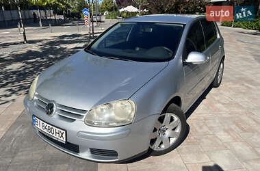 Хэтчбек Volkswagen Golf 2004 в Киеве