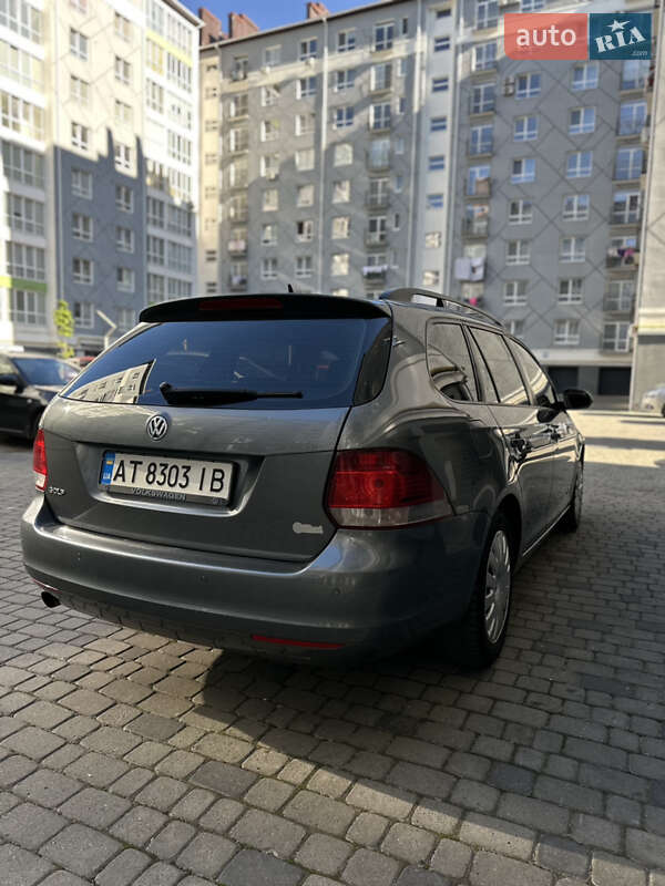 Універсал Volkswagen Golf 2011 в Івано-Франківську