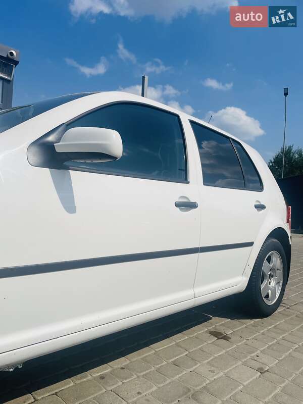 Хетчбек Volkswagen Golf 1998 в Мукачевому
