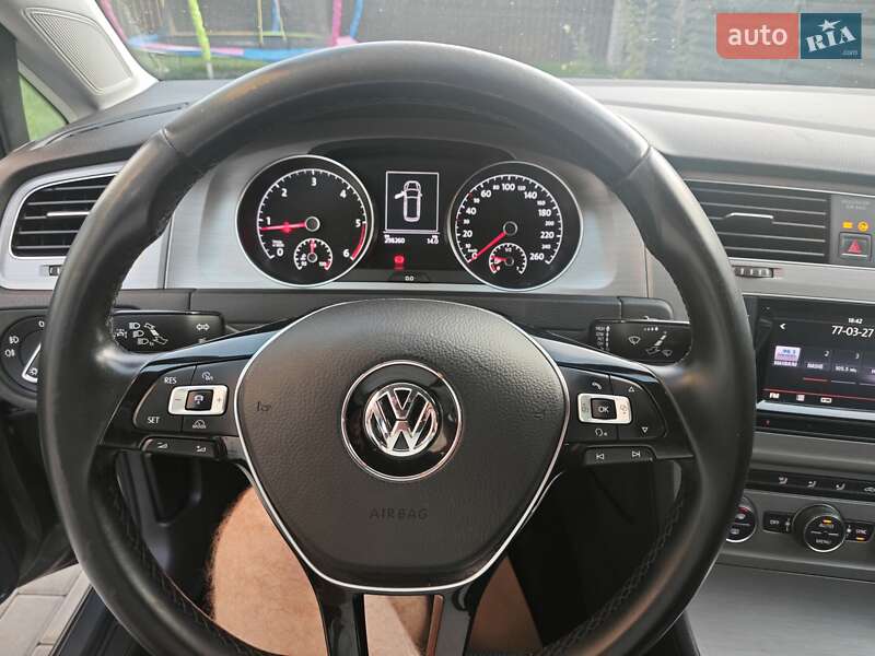 Универсал Volkswagen Golf 2015 в Луцке