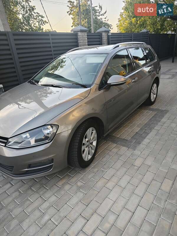 Универсал Volkswagen Golf 2015 в Луцке