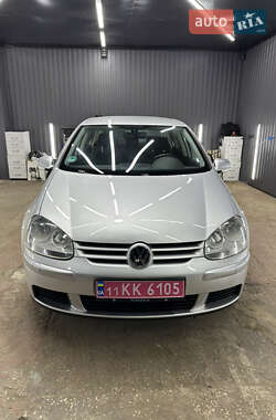 Хэтчбек Volkswagen Golf 2005 в Киеве