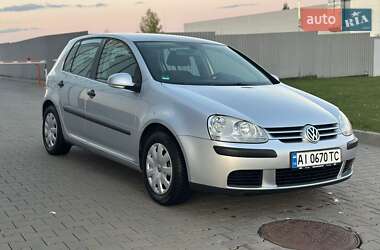 Хэтчбек Volkswagen Golf 2004 в Барышевке