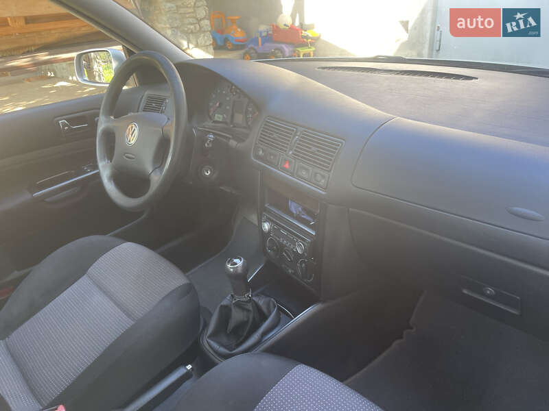 Хетчбек Volkswagen Golf 2002 в Кам'янець-Подільському