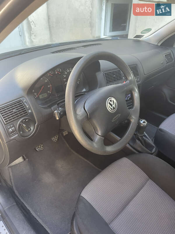 Хетчбек Volkswagen Golf 2002 в Кам'янець-Подільському