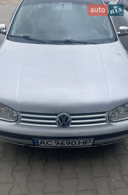 Хетчбек Volkswagen Golf 2001 в Ковелі