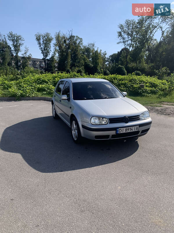 Хэтчбек Volkswagen Golf 2003 в Хмельницком