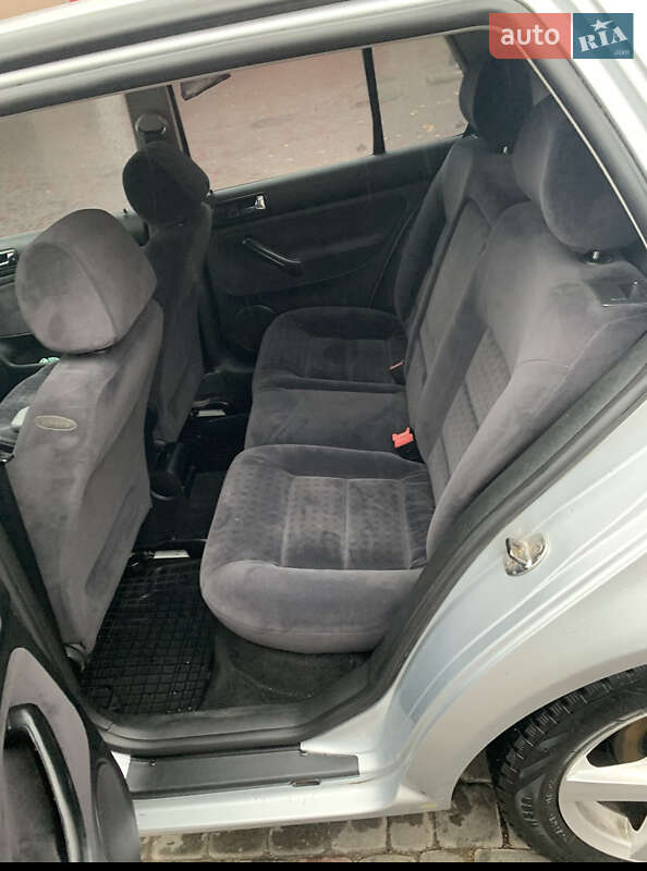 Хэтчбек Volkswagen Golf 2003 в Хмельницком