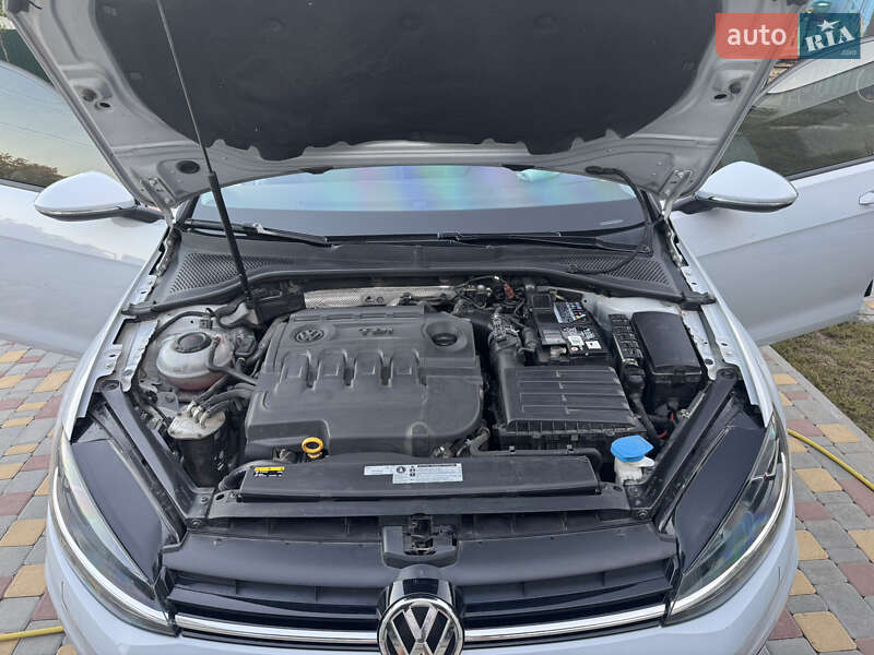 Универсал Volkswagen Golf 2017 в Жмеринке