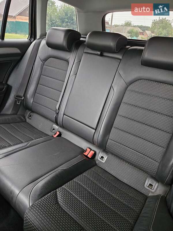 Універсал Volkswagen Golf 2016 в Ромнах