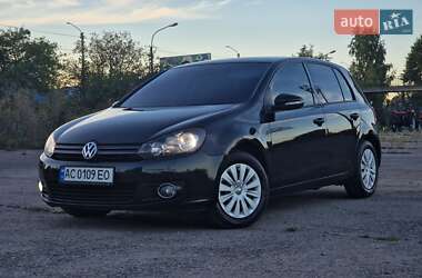Хэтчбек Volkswagen Golf 2009 в Ровно