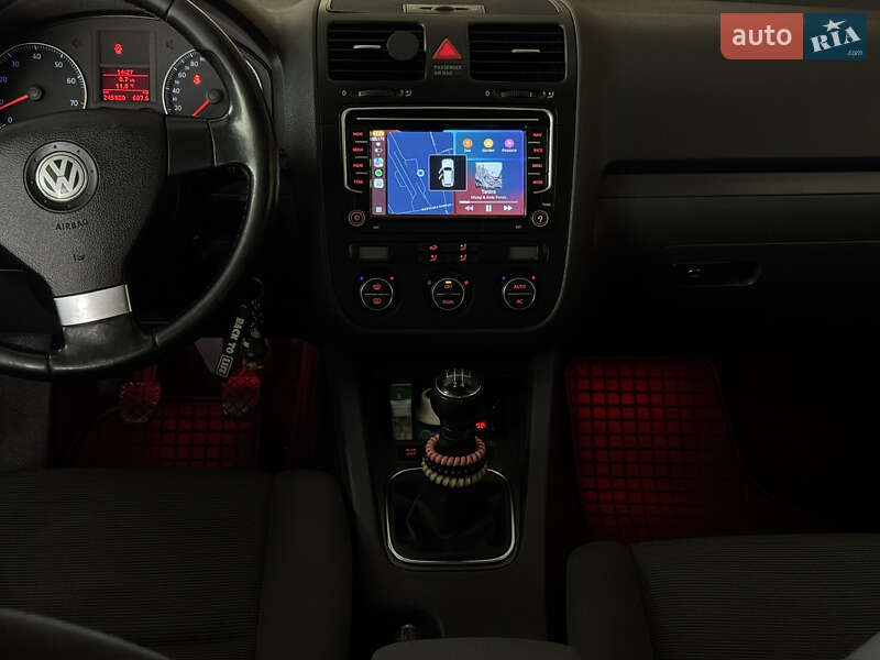 Хэтчбек Volkswagen Golf 2008 в Виноградове