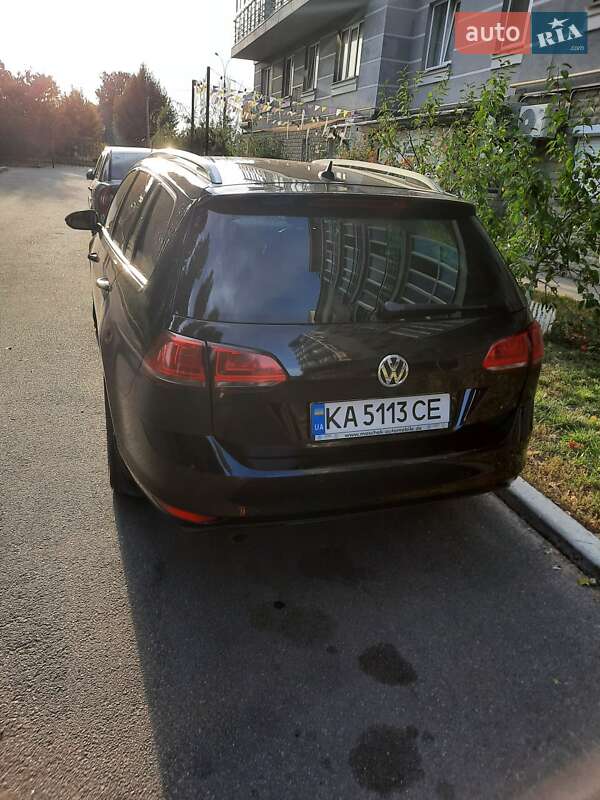 Универсал Volkswagen Golf 2015 в Киеве