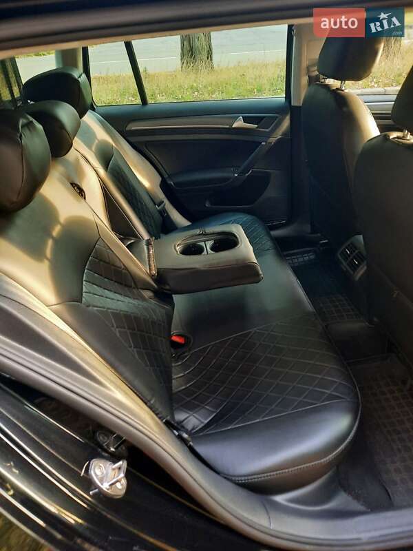 Универсал Volkswagen Golf 2015 в Киеве