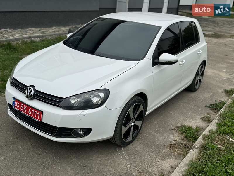 Хэтчбек Volkswagen Golf 2009 в Луцке