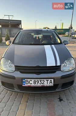 Хэтчбек Volkswagen Golf 2004 в Львове