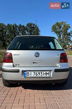 Хэтчбек Volkswagen Golf 2003 в Полтаве