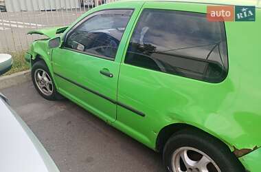 Хетчбек Volkswagen Golf 2001 в Києві