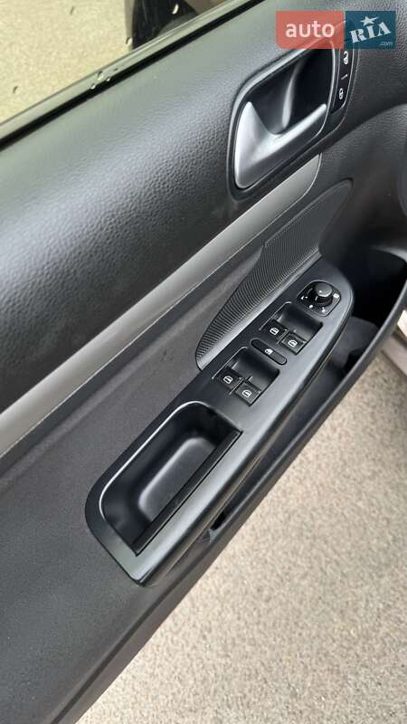 Універсал Volkswagen Golf 2011 в Броварах