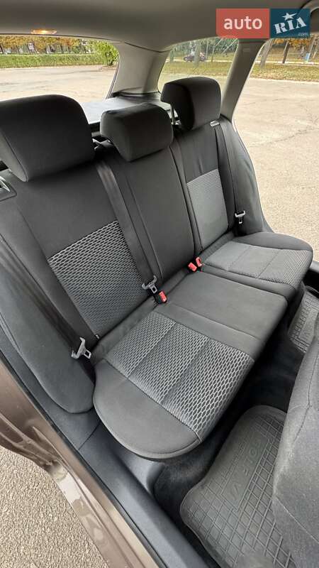 Універсал Volkswagen Golf 2011 в Броварах