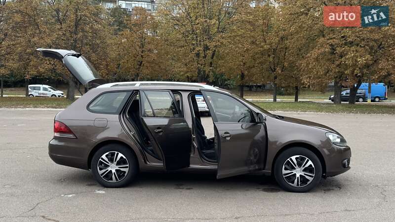 Універсал Volkswagen Golf 2011 в Броварах
