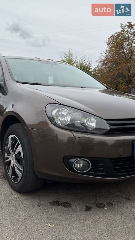 Універсал Volkswagen Golf 2011 в Броварах