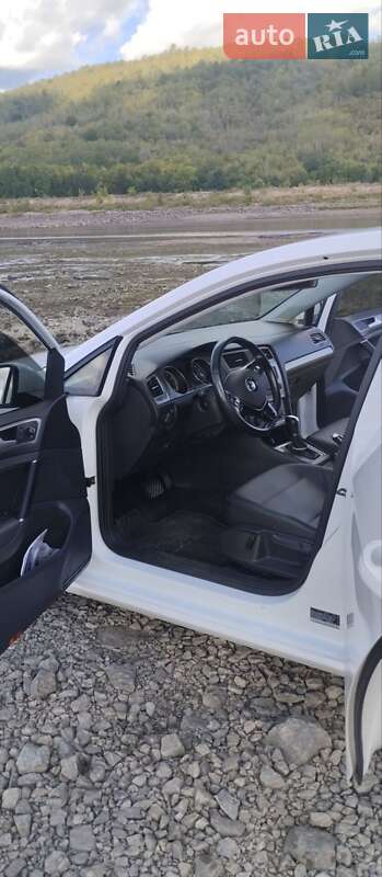 Хетчбек Volkswagen Golf 2014 в Новодністровську