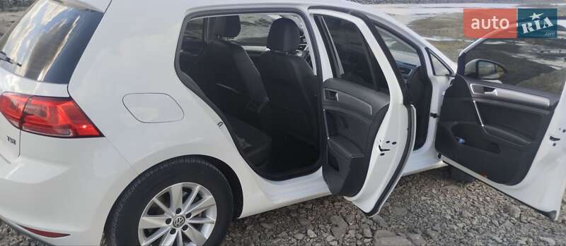 Хетчбек Volkswagen Golf 2014 в Новодністровську