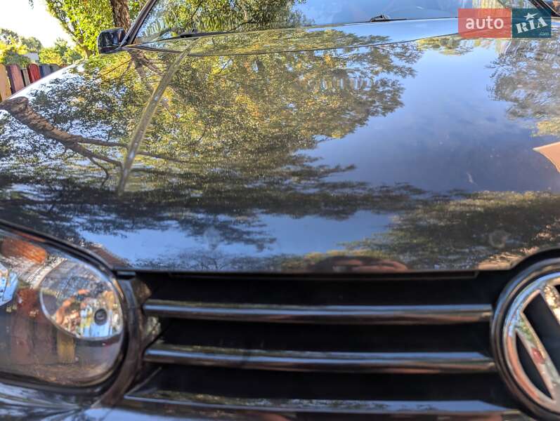 Хетчбек Volkswagen Golf 2002 в Києві