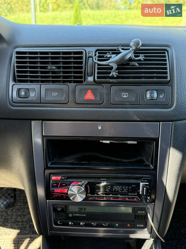 Хэтчбек Volkswagen Golf 2003 в Хмельницком