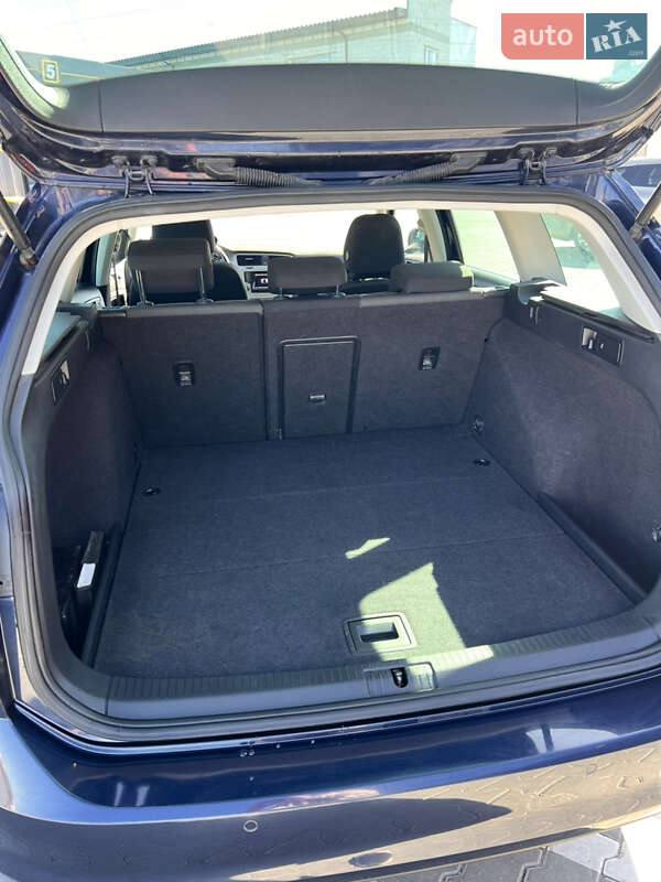 Універсал Volkswagen Golf 2014 в Вінниці