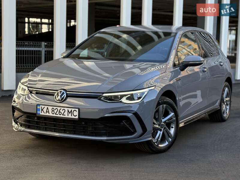 Volkswagen Golf 2021