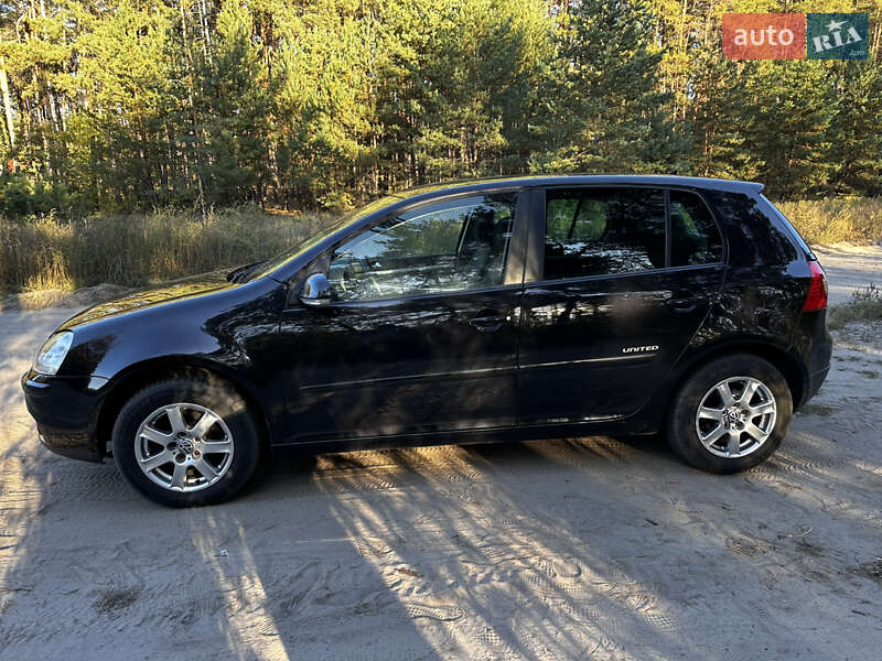 Хэтчбек Volkswagen Golf 2008 в Харькове