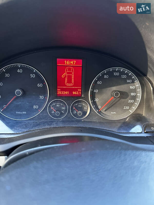 Хэтчбек Volkswagen Golf 2008 в Харькове