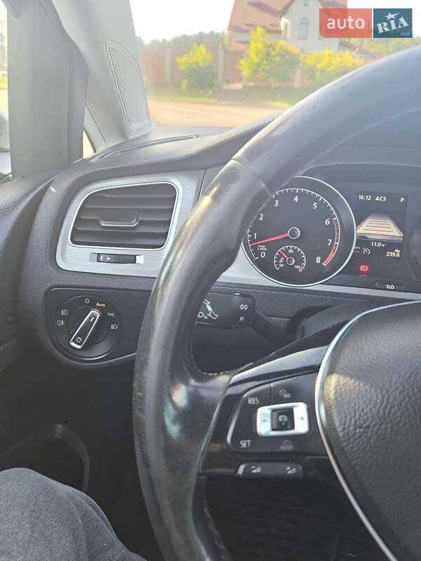 Універсал Volkswagen Golf 2014 в Новояворівську