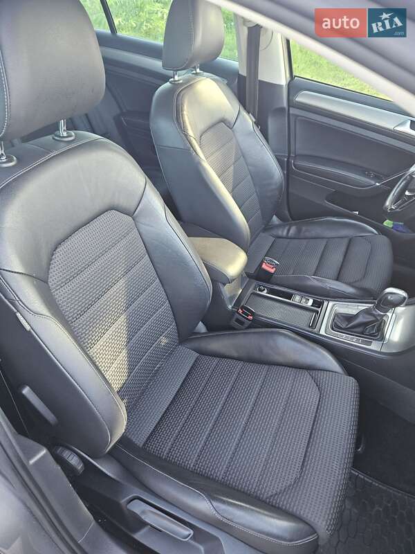 Універсал Volkswagen Golf 2014 в Новояворівську