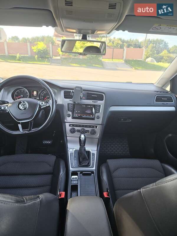 Універсал Volkswagen Golf 2014 в Новояворівську