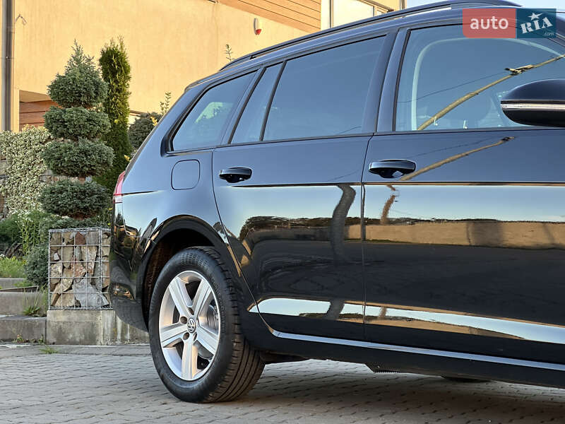 Универсал Volkswagen Golf 2015 в Стрые