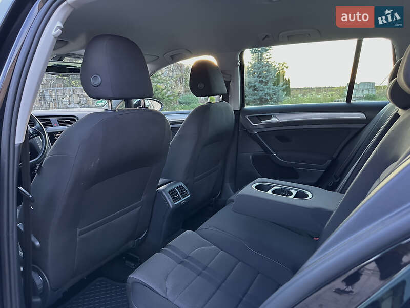 Универсал Volkswagen Golf 2015 в Стрые