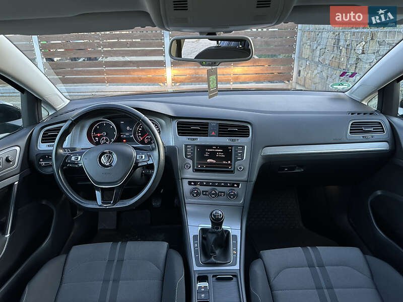 Универсал Volkswagen Golf 2015 в Стрые