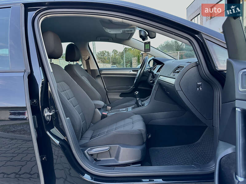 Универсал Volkswagen Golf 2015 в Стрые